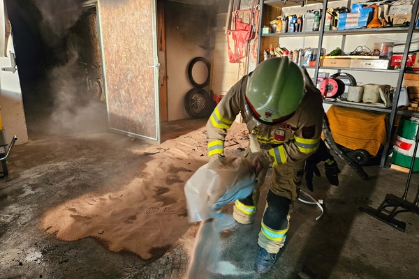 Brand in einer Garage in Faggen